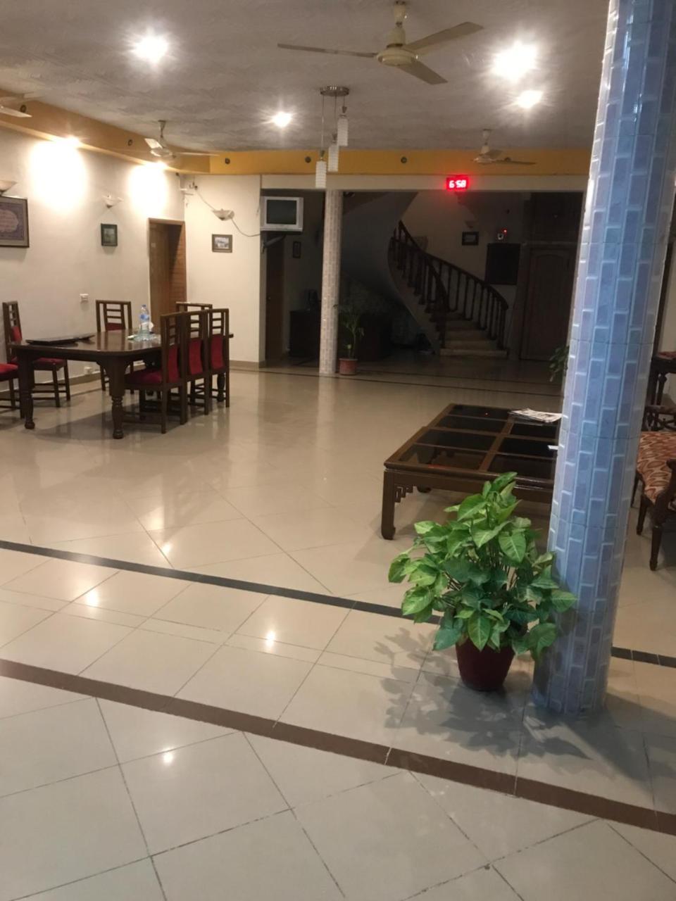 New Shelton Guest House Islamabad Exteriör bild