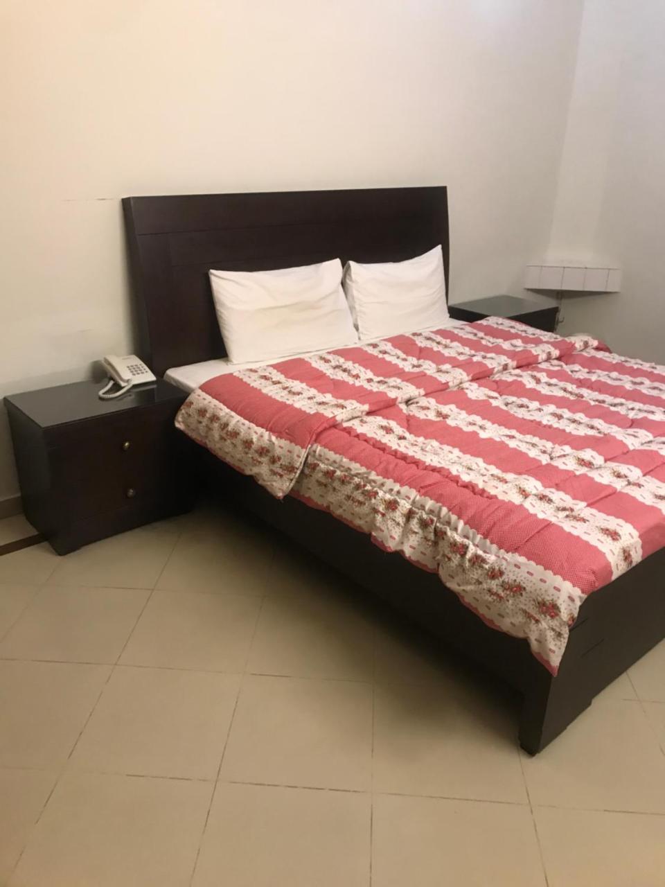 New Shelton Guest House Islamabad Exteriör bild