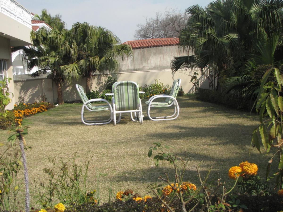 New Shelton Guest House Islamabad Exteriör bild